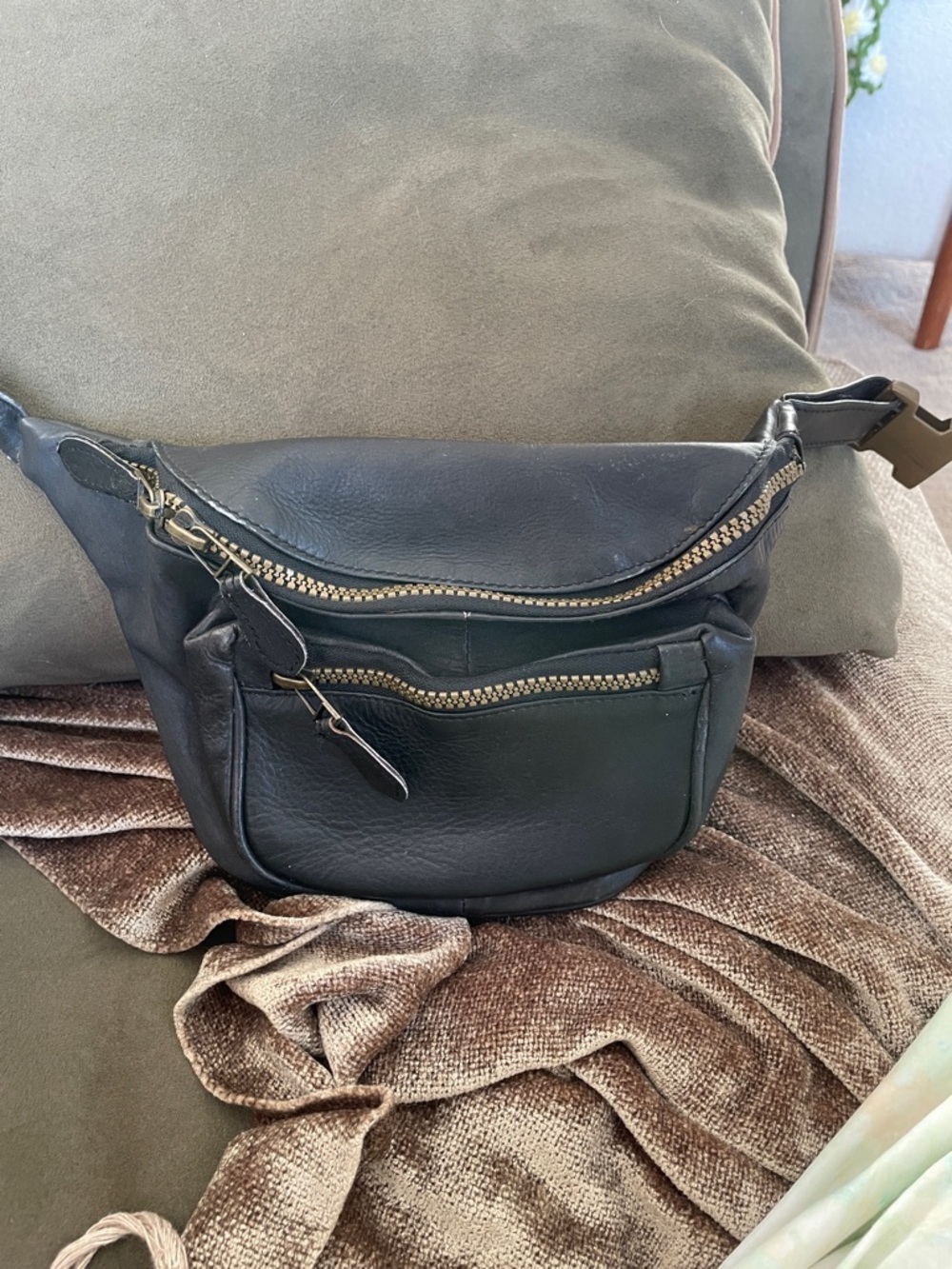 Green fields leather fanny pouch